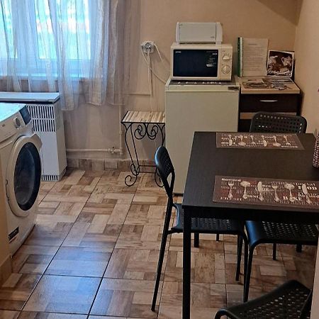Centrum Apartman Солнок Екстериор снимка